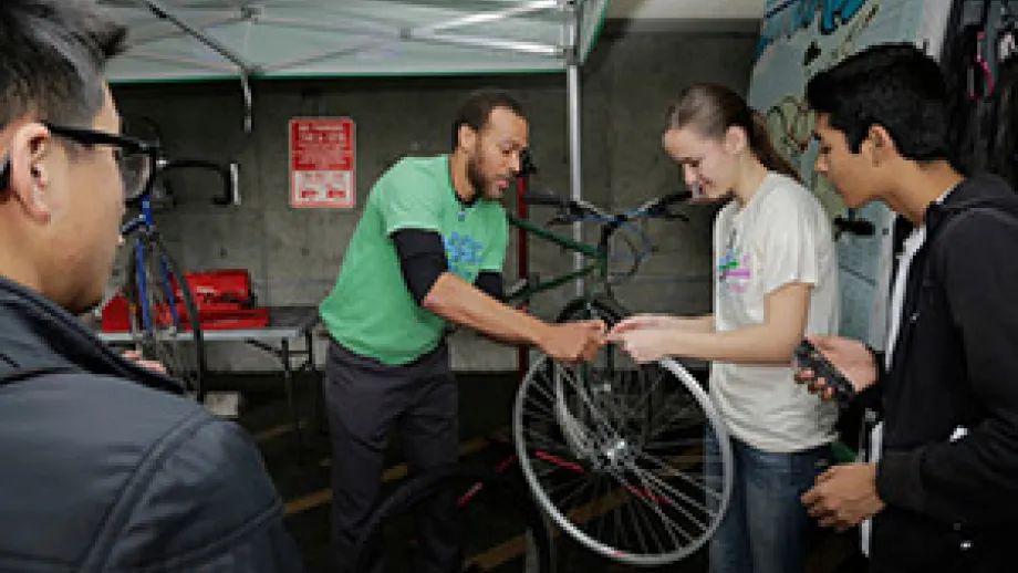 Bay Area Bike Mobile put on its ever-popular bike repair workshop. The Bike Mobile is funded through the Metropolitan Transportation Commission (MTC) and the Bay Area Air Quality Management District’s Spare the Air Youth grant program.