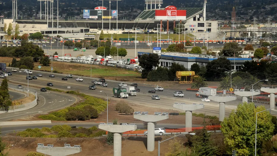 Oakland Airport Connector construction